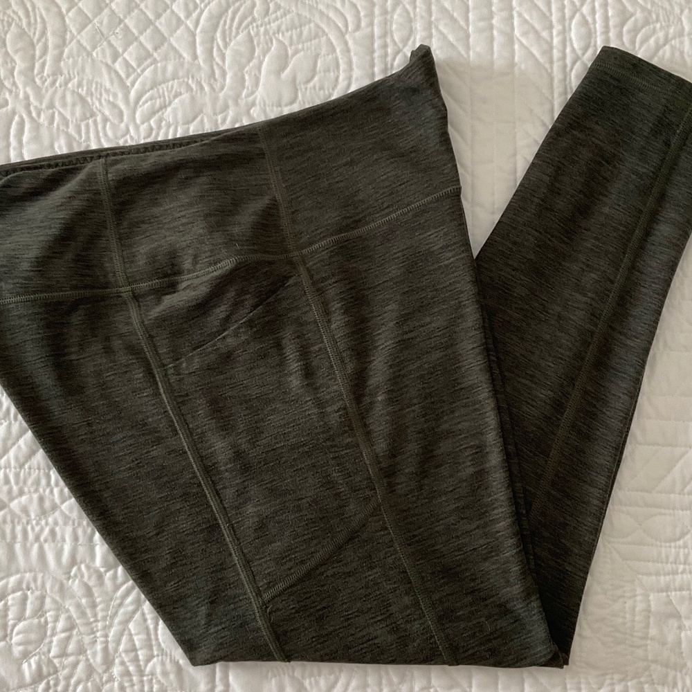 Victoria’s Secret Active Wear 7/8 Yoga Legging Heather Green Black Pre- owned